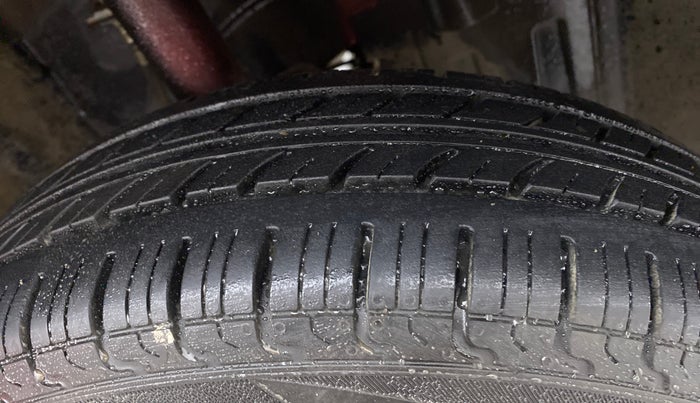 2016 Datsun Go T, CNG, Manual, 65,535 km, Right Front Tyre Tread