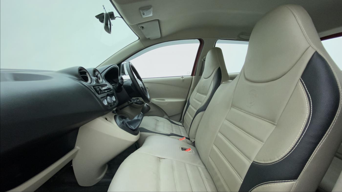 2016 Datsun Go T, CNG, Manual, 65,535 km, Right Side Front Door Cabin