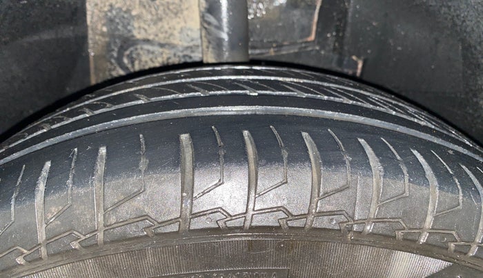 2019 Tata NEXON XM PETROL, Petrol, Manual, 99,183 km, Right Front Tyre Tread