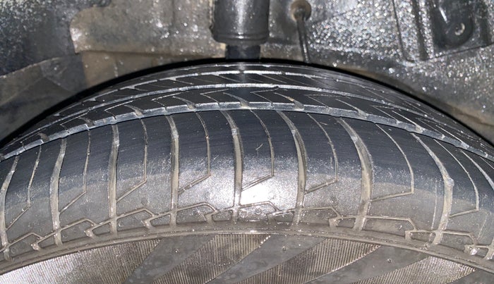 2019 Tata NEXON XM PETROL, Petrol, Manual, 99,183 km, Right Rear Tyre Tread