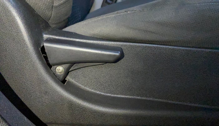 2019 Tata NEXON XM PETROL, Petrol, Manual, 99,183 km, Driver Side Adjustment Panel