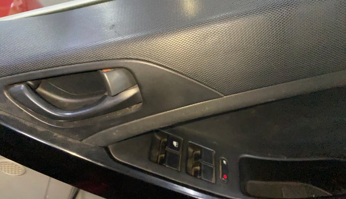 2019 Tata NEXON XM PETROL, Petrol, Manual, 99,183 km, Driver Side Door Panels Control