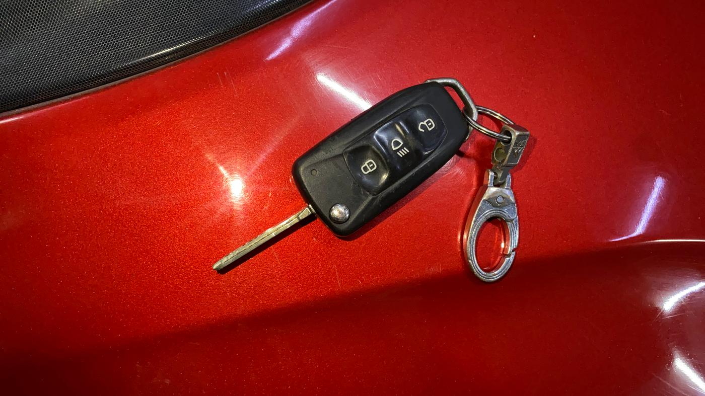 2019 Tata NEXON XM PETROL, Petrol, Manual, 99,235 km, Key Close Up