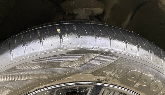 2023 Hyundai Verna SX (O) 1.5 TURBO PETROL DCT, Petrol, Automatic, 26,541 km, Right Front Tyre Tread