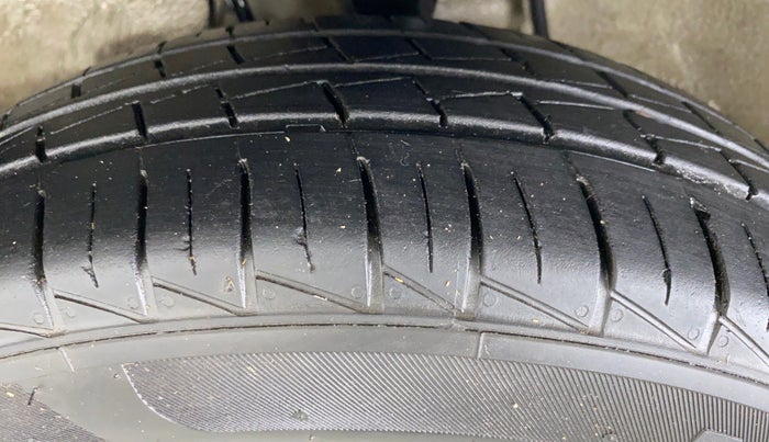 2021 Maruti Alto VXI PLUS, Petrol, Manual, 15,461 km, Left Front Tyre Tread