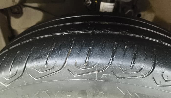 2017 Honda Brio VX MT, Petrol, Manual, 63,314 km, Left Front Tyre Tread