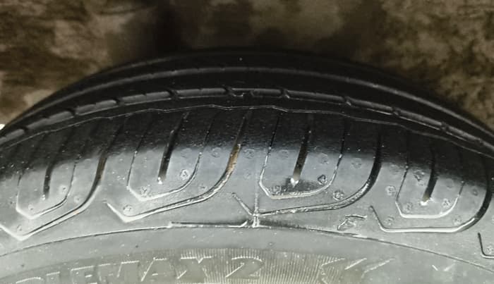 2017 Honda Brio VX MT, Petrol, Manual, 63,314 km, Right Rear Tyre Tread