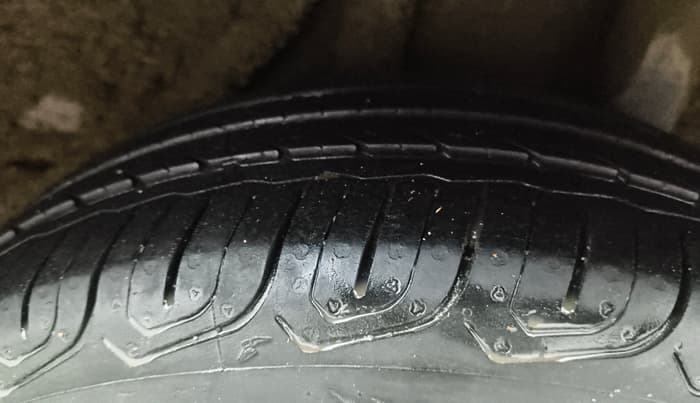 2017 Honda Brio VX MT, Petrol, Manual, 63,314 km, Left Rear Tyre Tread