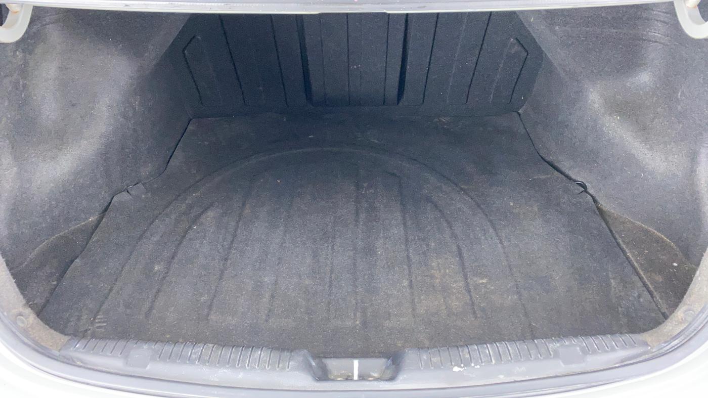 2013 Hyundai New Elantra 1.6 S MT DIESEL, Diesel, Manual, 48,405 km, Boot Inside