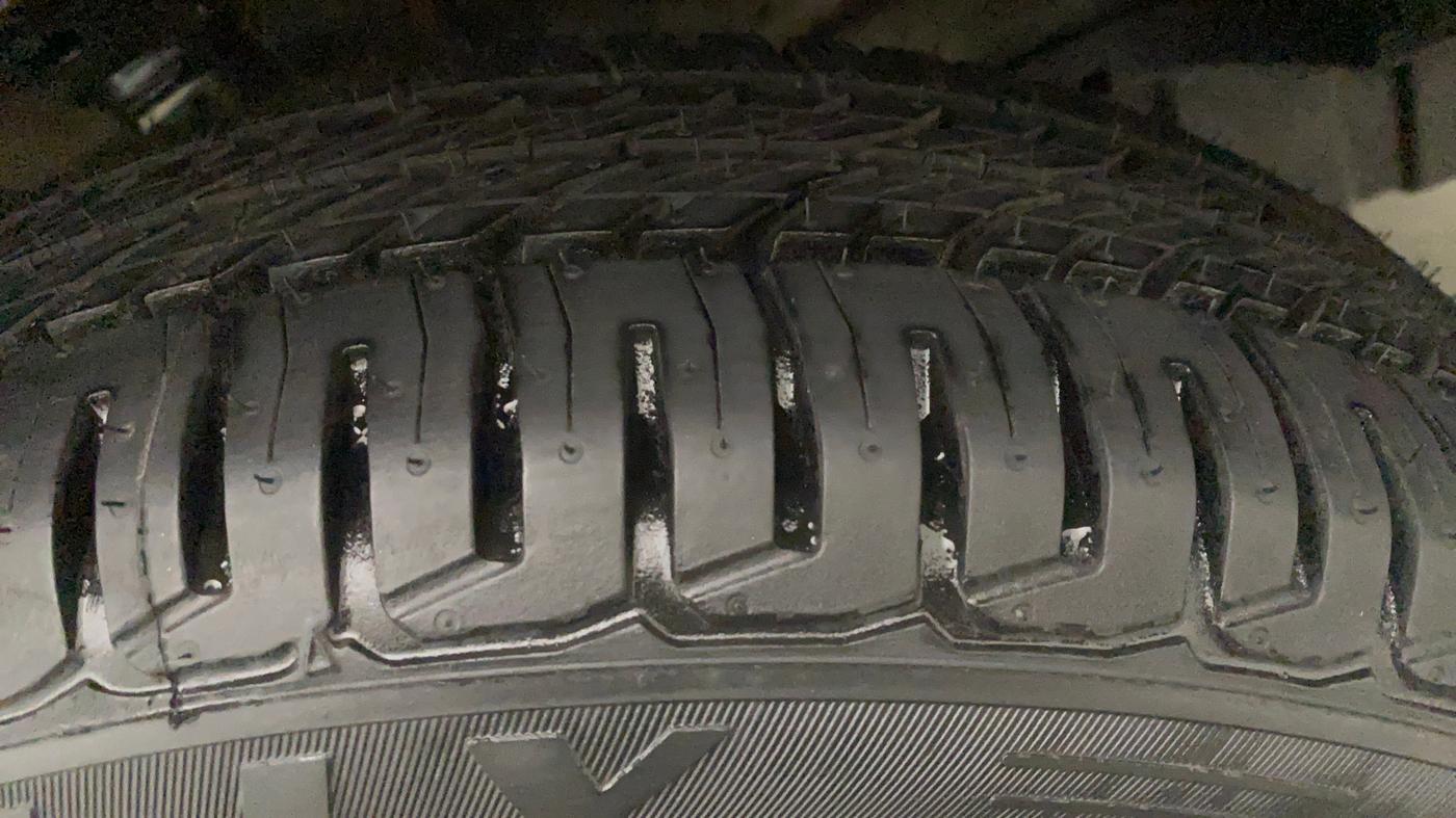 2017 Maruti Wagon R 1.0 VXI AMT, Petrol, Automatic, 65,289 km, Left Rear Tyre Tread