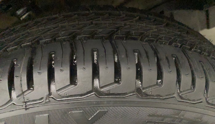 2017 Maruti Wagon R 1.0 VXI AMT, Petrol, Automatic, 65,289 km, Left Rear Tyre Tread