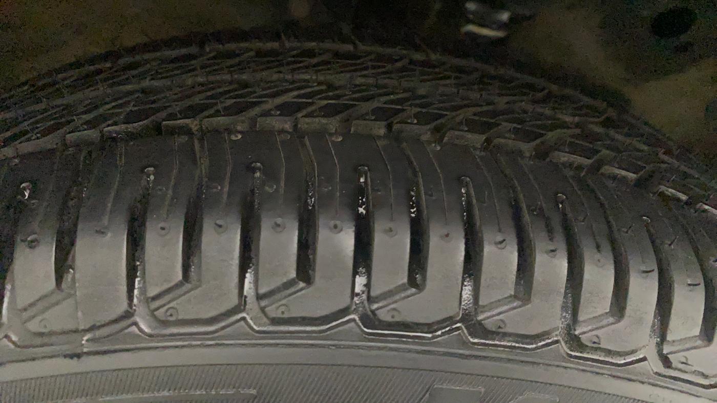 2017 Maruti Wagon R 1.0 VXI AMT, Petrol, Automatic, 65,289 km, Right Rear Tyre Tread