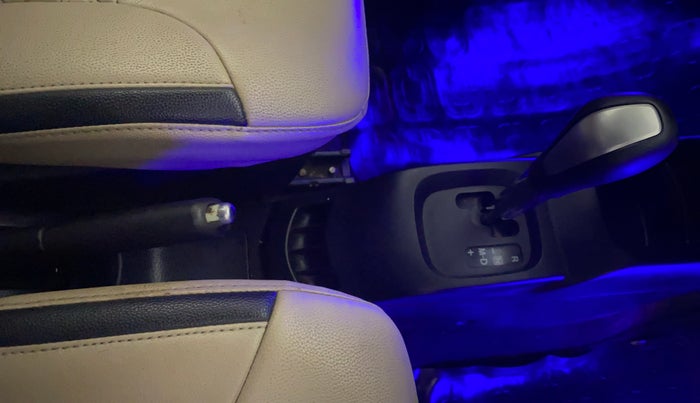2017 Maruti Wagon R 1.0 VXI AMT, Petrol, Automatic, 65,289 km, Gear Lever
