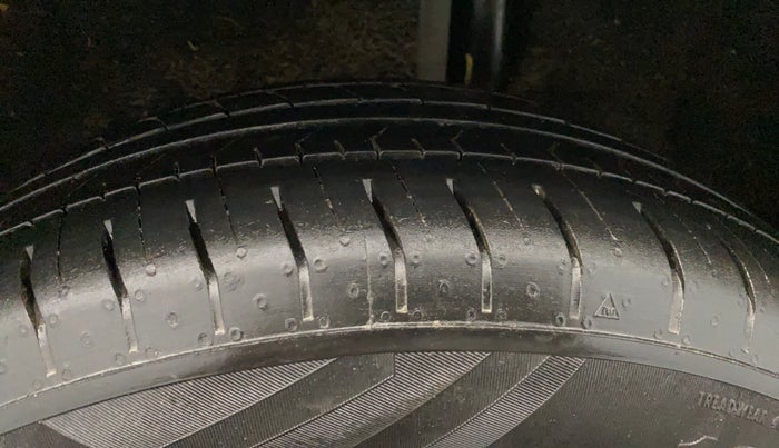 2017 Ford Ecosport TREND 1.5L DIESEL, Diesel, Manual, 1,22,815 km, Left Rear Tyre Tread