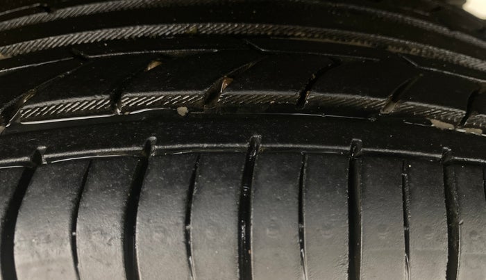 2020 Hyundai Grand i10 SPORTZ 1.2 KAPPA VTVT, Petrol, Manual, 53,906 km, Left Rear Tyre Tread