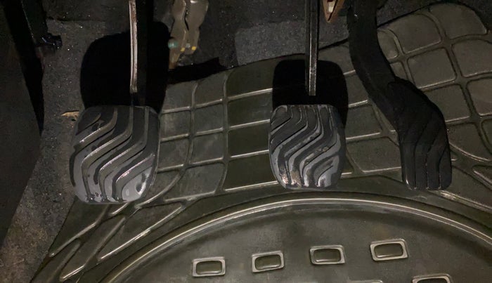 2017 Renault Kwid RXL, Petrol, Manual, 44,208 km, Pedals