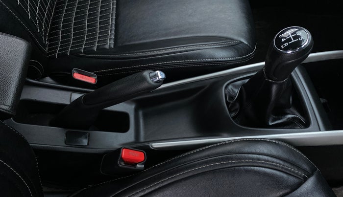 2016 Maruti Baleno DELTA PETROL 1.2, Petrol, Manual, 52,193 km, Gear Lever