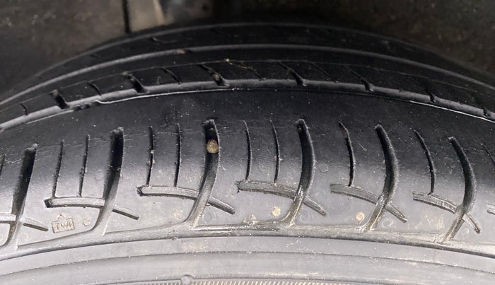 2016 Maruti Baleno DELTA PETROL 1.2, Petrol, Manual, 52,193 km, Right Rear Tyre Tread