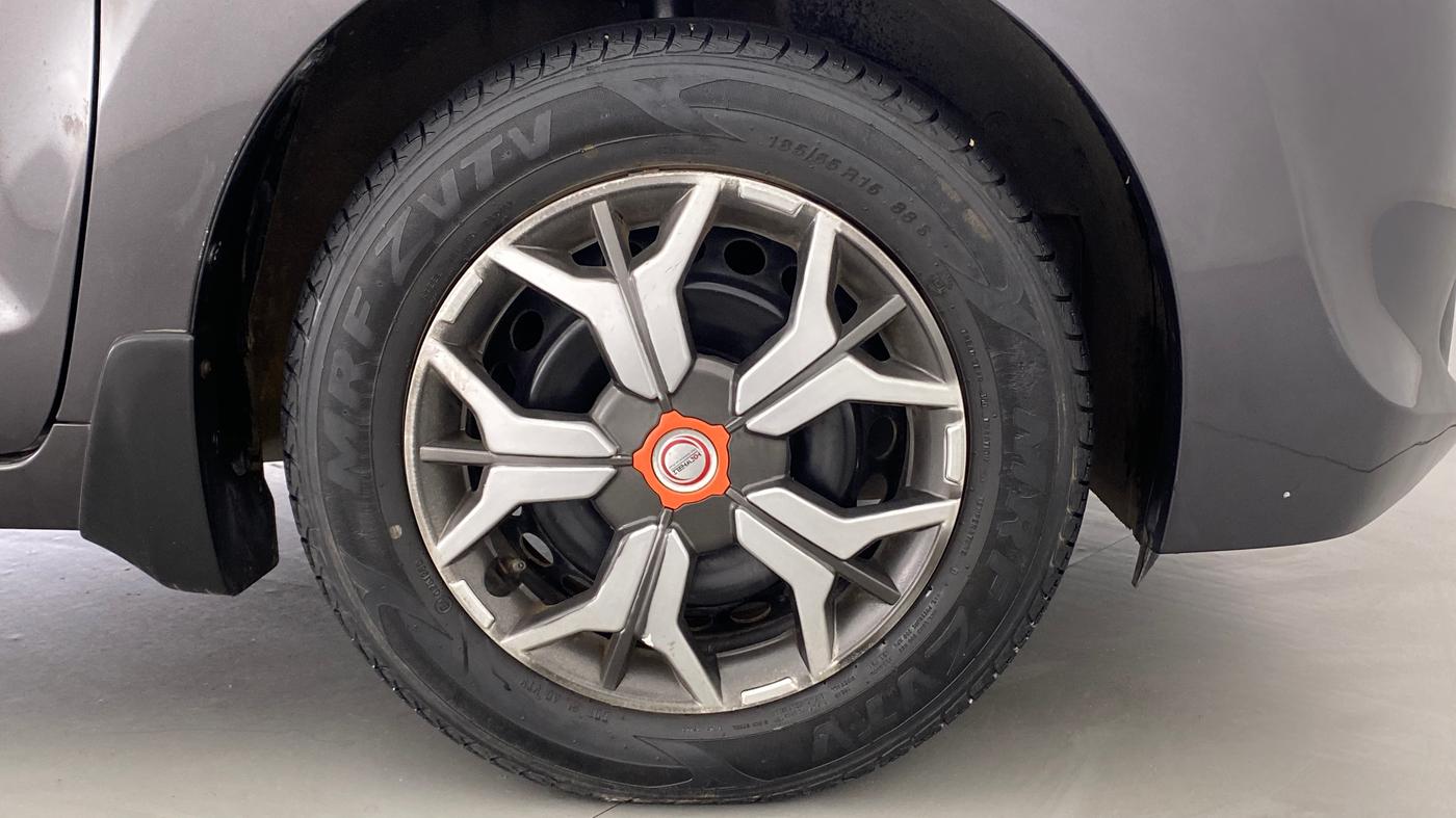 2016 Maruti Baleno DELTA PETROL 1.2, Petrol, Manual, 52,193 km, Right Front Wheel