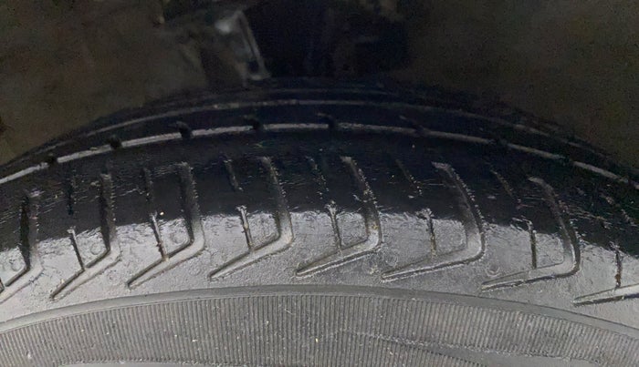 2012 Hyundai i10 ERA 1.1, CNG, Manual, 85,263 km, Left Front Tyre Tread