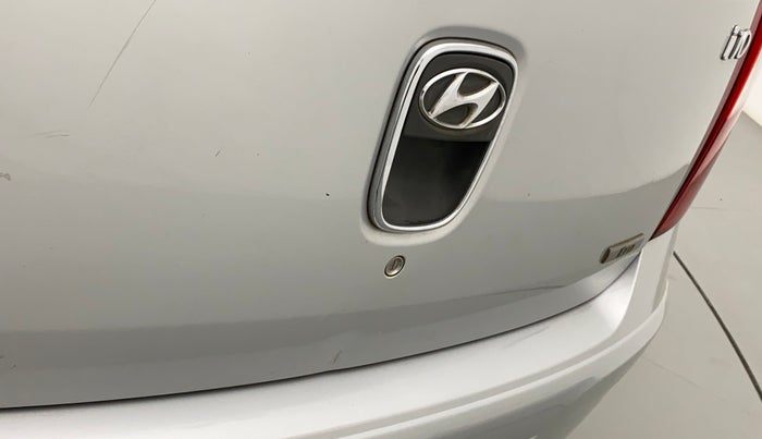 2012 Hyundai i10 ERA 1.1, CNG, Manual, 85,263 km, Dicky (Boot door) - Slightly dented