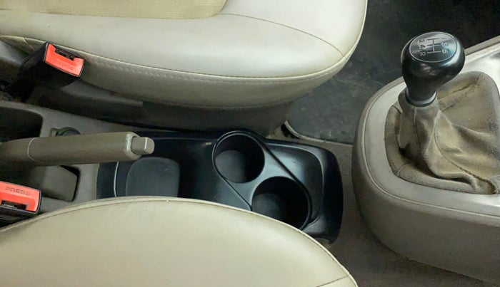 2012 Hyundai i10 ERA 1.1, CNG, Manual, 85,263 km, Gear Lever