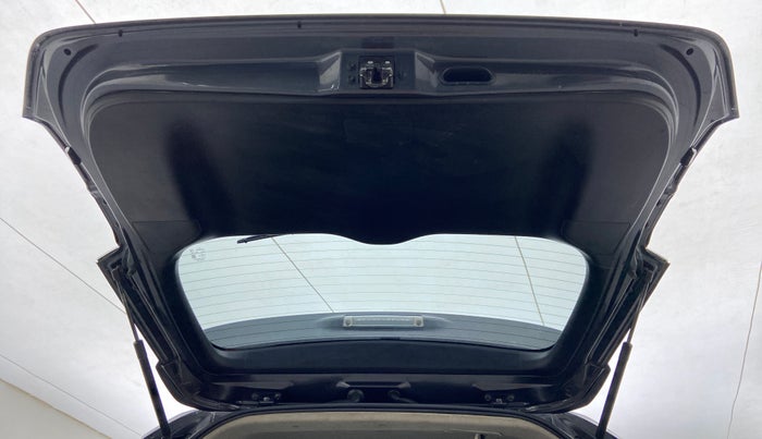 2019 Toyota Innova Crysta 2.8 GX AT 7 STR, Diesel, Automatic, 35,400 km, Boot Door Open