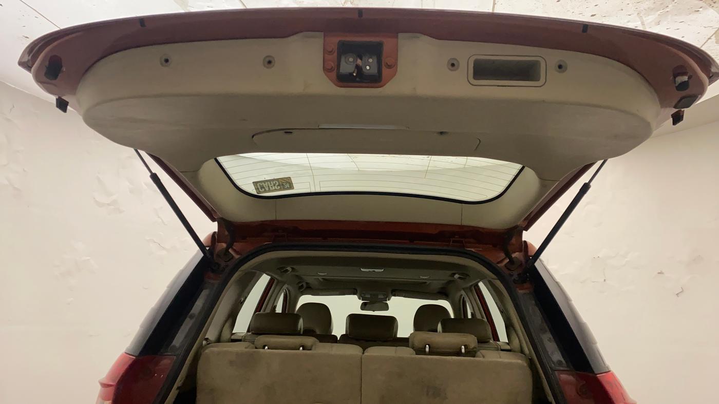 2017 Mahindra XUV500 W10 AT, Diesel, Automatic, 86,943 km, Boot Door Open