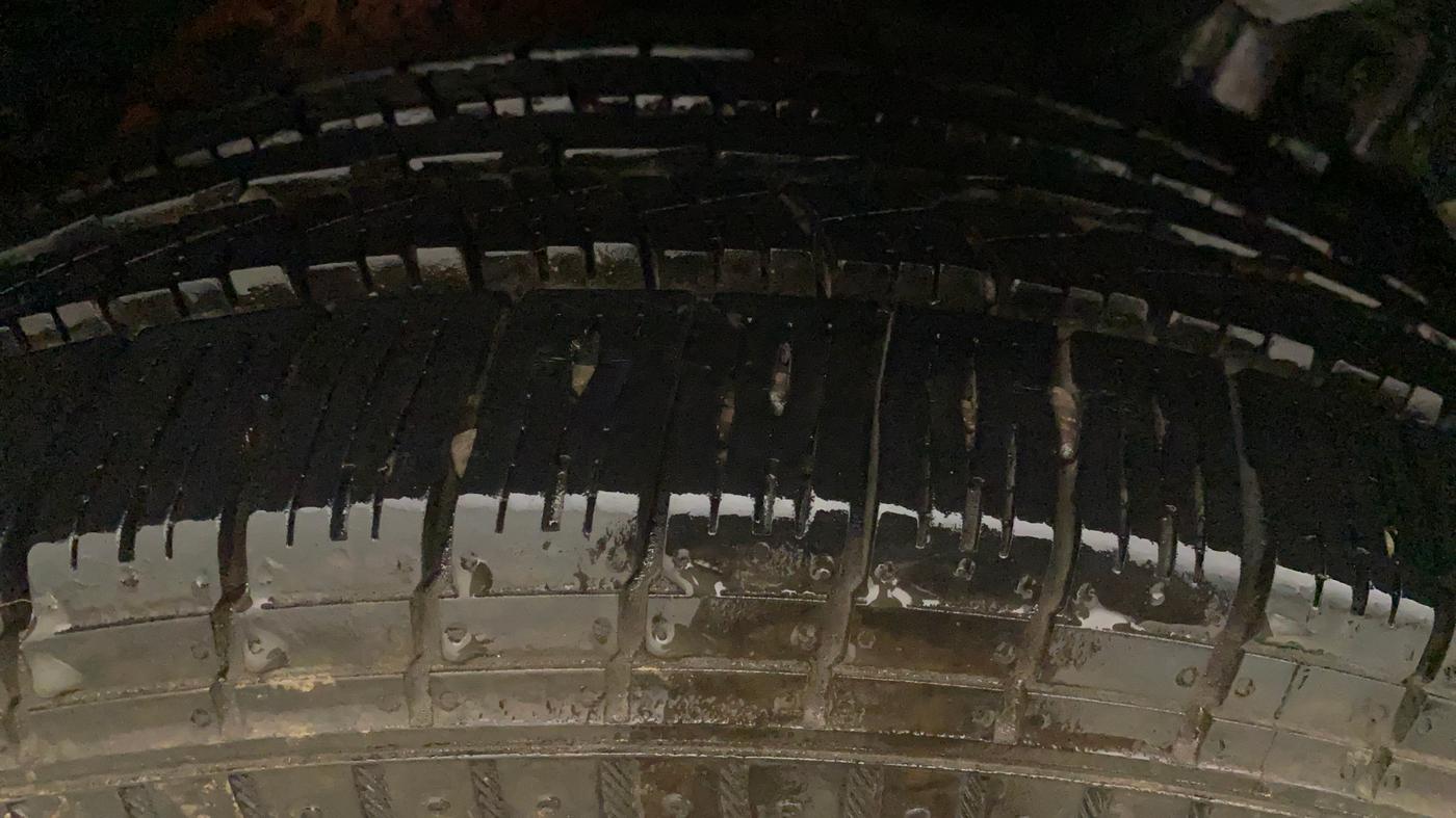 2017 Mahindra XUV500 W10 AT, Diesel, Automatic, 86,943 km, Right Rear Tyre Tread