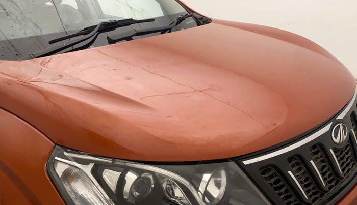 2017 Mahindra XUV500 W10 AT, Diesel, Automatic, 84,968 km, Bonnet (hood) - Paint has minor damage