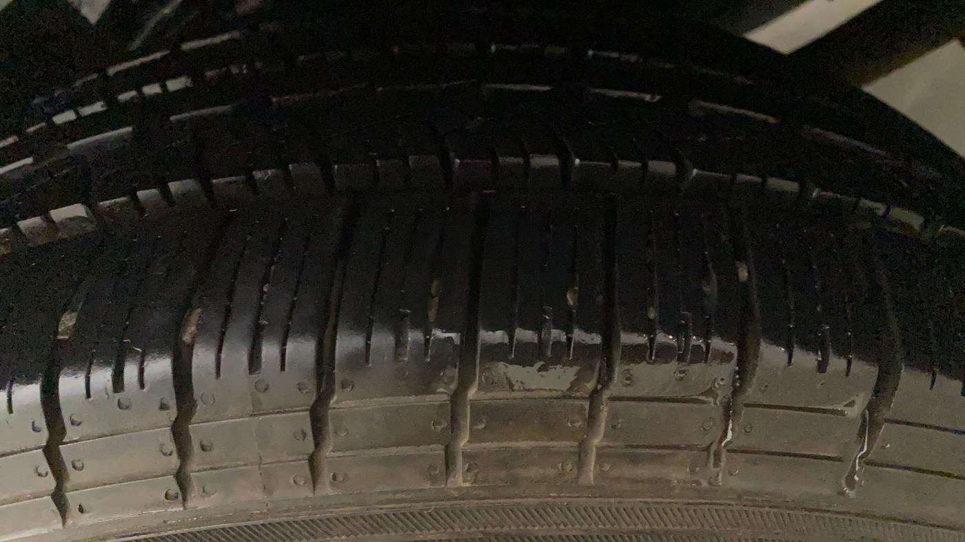 2017 Mahindra XUV500 W10 AT, Diesel, Automatic, 86,943 km, Left Rear Tyre Tread