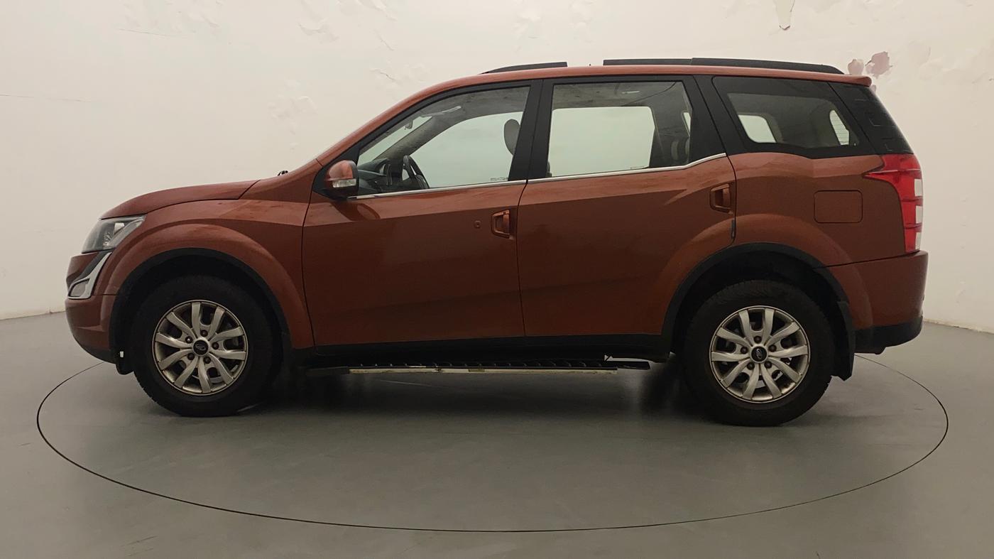 2017 Mahindra XUV500 W10 AT, Diesel, Automatic, 86,943 km, Left Side