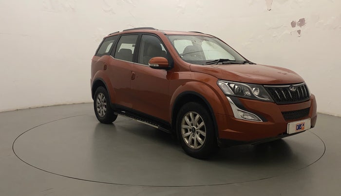 2017 Mahindra XUV500 W10 AT, Diesel, Automatic, 84,968 km, Right Front Diagonal