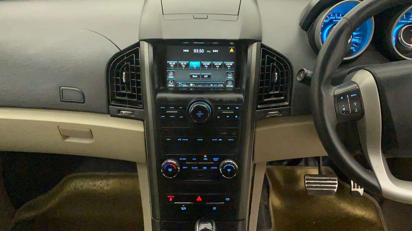 2017 Mahindra XUV500 W10 AT, Diesel, Automatic, 86,943 km, Air Conditioner