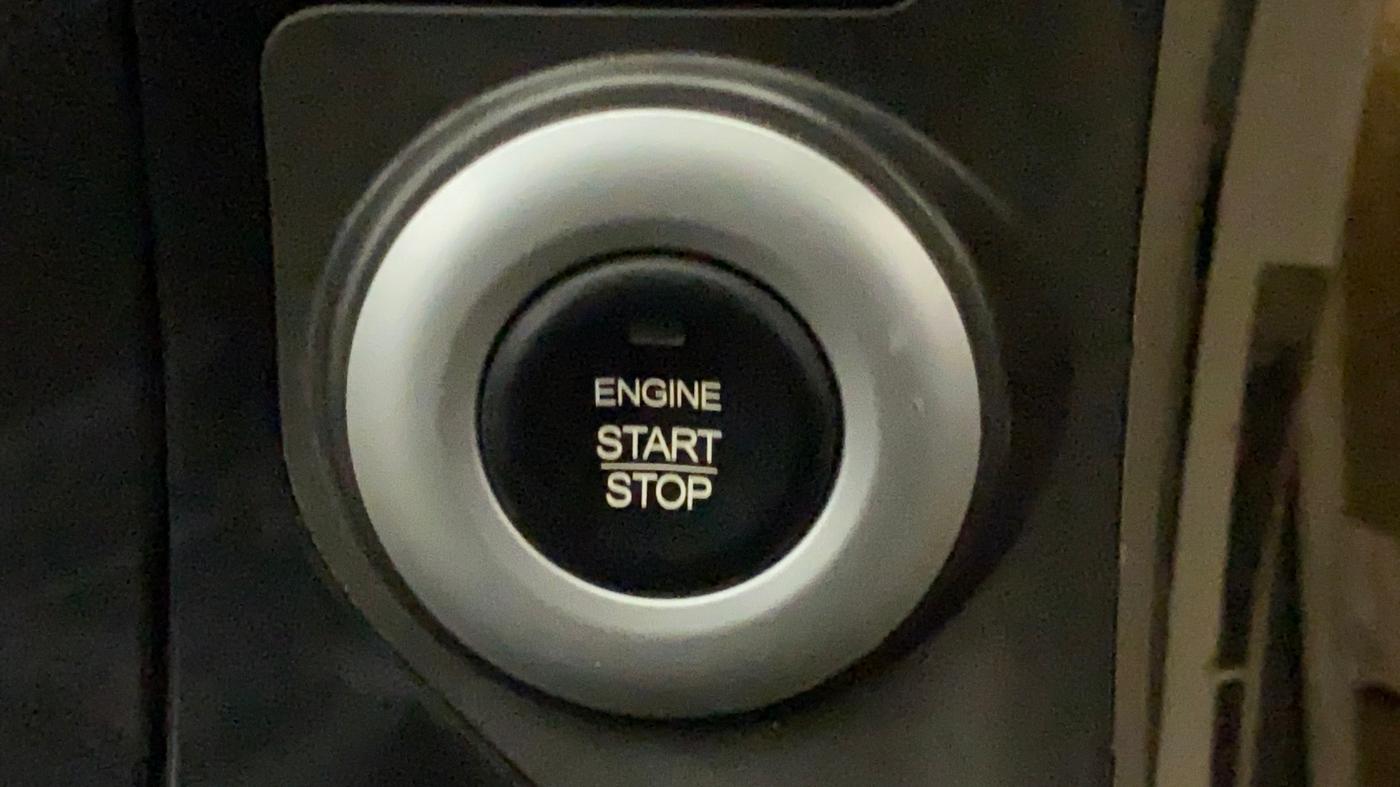 2017 Mahindra XUV500 W10 AT, Diesel, Automatic, 86,943 km, Keyless Start/ Stop Button