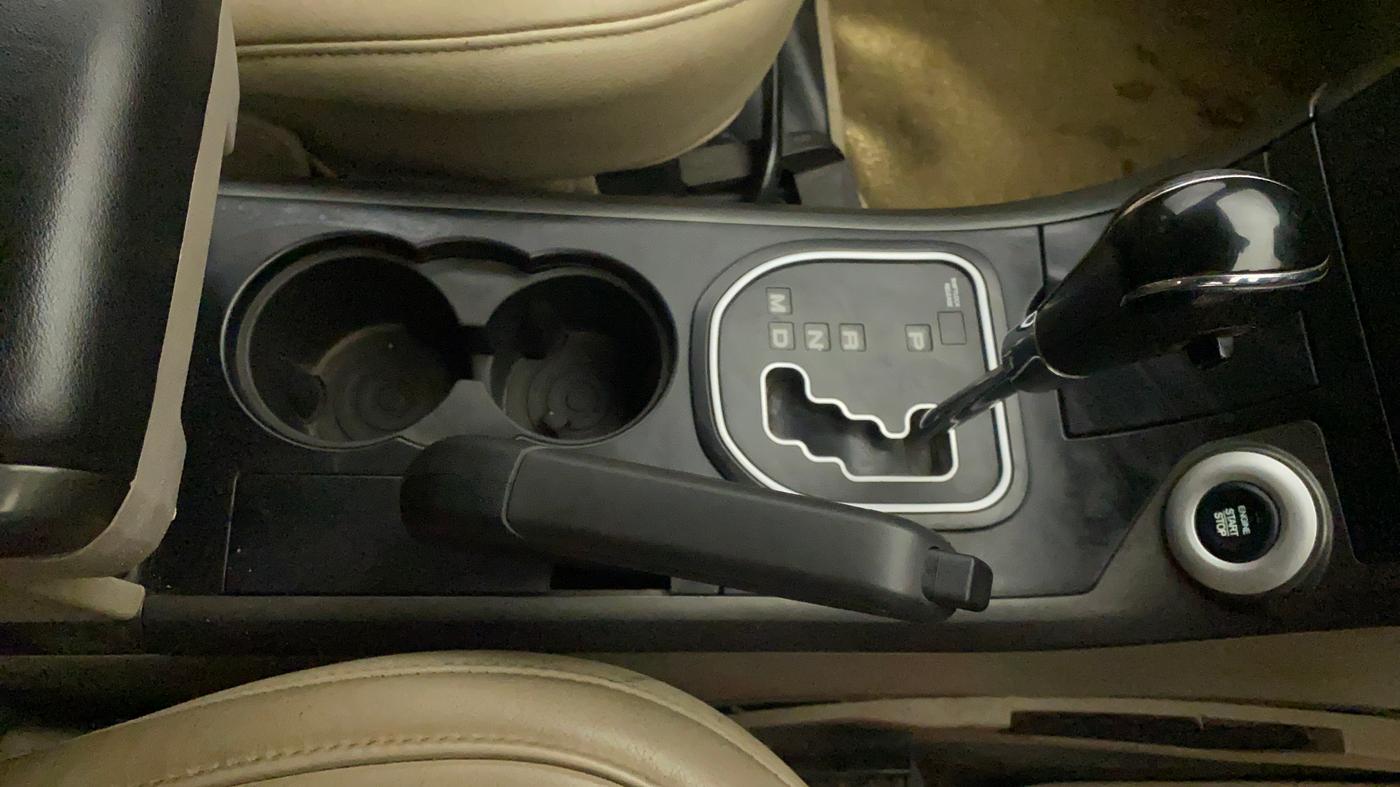 2017 Mahindra XUV500 W10 AT, Diesel, Automatic, 86,943 km, Gear Lever