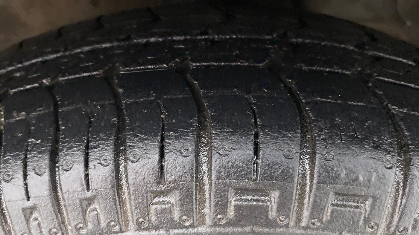 2018 Maruti Alto 800 LXI CNG, CNG, Manual, 39,960 km, Left Front Tyre Tread