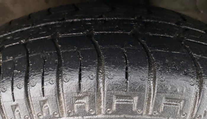 2018 Maruti Alto 800 LXI CNG, CNG, Manual, 39,960 km, Left Front Tyre Tread
