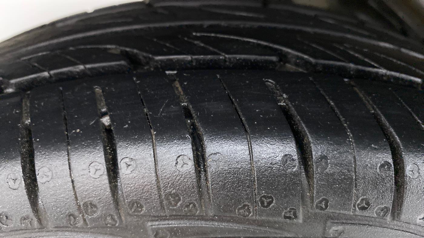 2018 Maruti Alto 800 LXI CNG, CNG, Manual, 39,960 km, Right Rear Tyre Tread