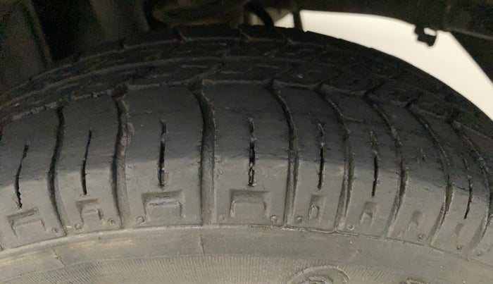 2016 Maruti Alto 800 VXI, Petrol, Manual, 53,419 km, Left Rear Tyre Tread