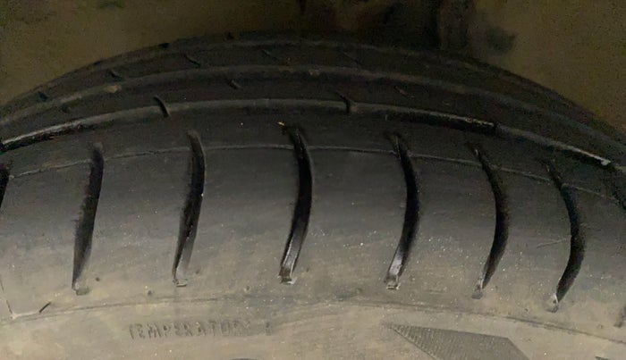 2016 Maruti Alto 800 VXI, Petrol, Manual, 53,419 km, Left Front Tyre Tread