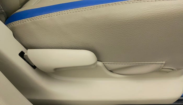 2017 Maruti Celerio ZXI, Petrol, Manual, 30,524 km, Driver Side Adjustment Panel