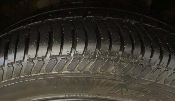 2018 Ford Ecosport TREND + 1.5L PETROL AT, Petrol, Automatic, 49,992 km, Right Front Tyre Tread