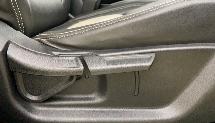 2023 KIA SELTOS HTK PLUS 1.5 IMT, Petrol, Manual, 57,754 km, Driver Side Adjustment Panel