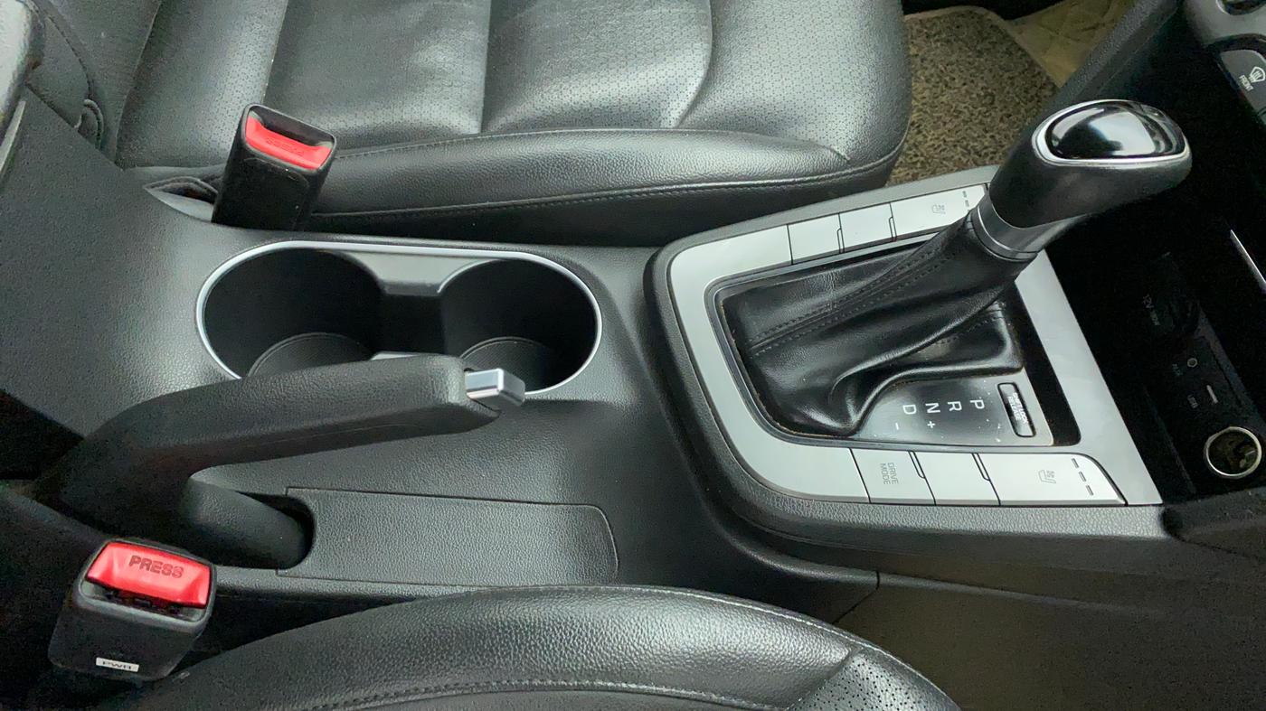 2016 Hyundai New Elantra 2.0 SX AT PETROL, Petrol, Automatic, 39,077 km, Gear Lever