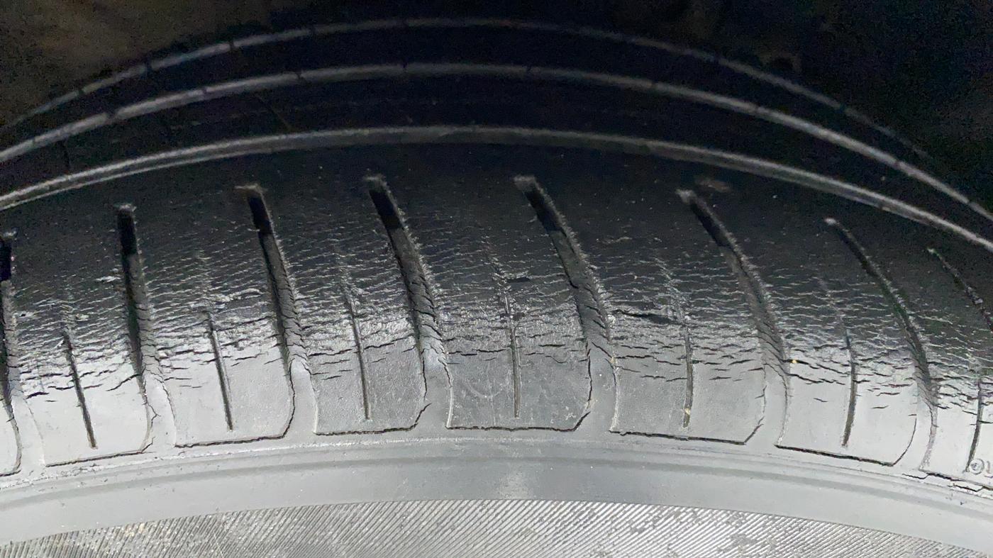 2016 Hyundai New Elantra 2.0 SX AT PETROL, Petrol, Automatic, 39,077 km, Right Front Tyre Tread