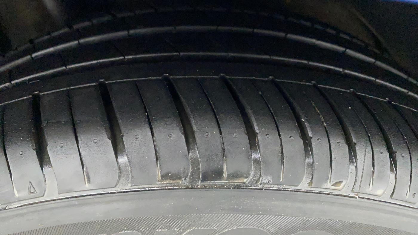 2016 Hyundai New Elantra 2.0 SX AT PETROL, Petrol, Automatic, 39,077 km, Right Rear Tyre Tread