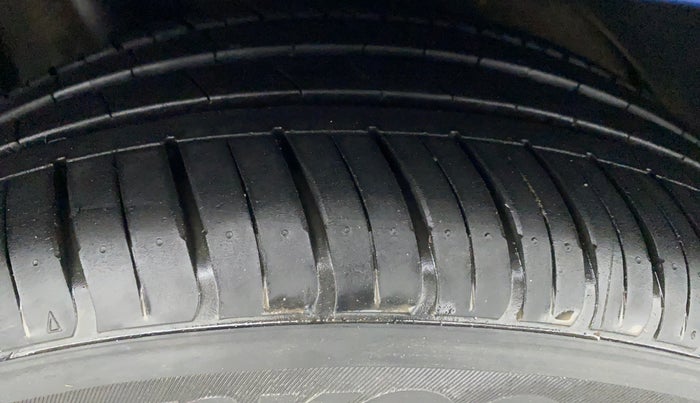 2016 Hyundai New Elantra 2.0 SX AT PETROL, Petrol, Automatic, 39,077 km, Right Rear Tyre Tread