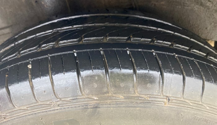 2018 Hyundai Elite i20 MAGNA EXECUTIVE 1.2, Petrol, Manual, 58,858 km, Right Rear Tyre Tread