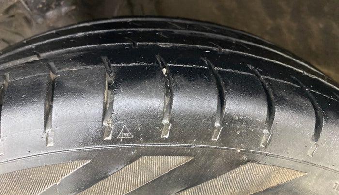 2018 Hyundai Elite i20 MAGNA EXECUTIVE 1.2, Petrol, Manual, 58,858 km, Left Front Tyre Tread